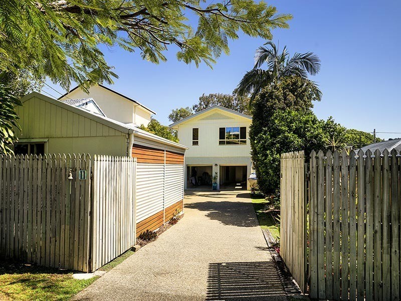 25 THURECHT PDE, Scarborough QLD 4020