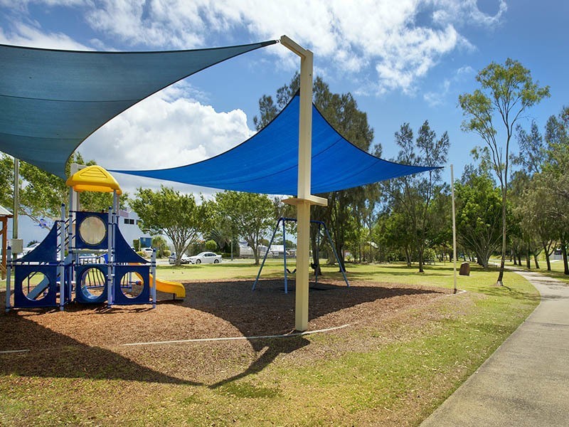 25 THURECHT PDE, Scarborough QLD 4020