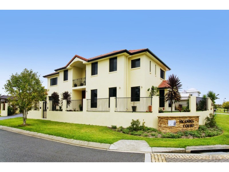 2 SKANDIA COURT, Newport QLD 4020