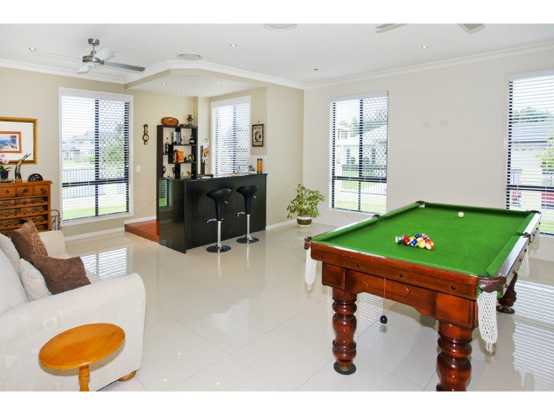 2 SKANDIA COURT, Newport QLD 4020