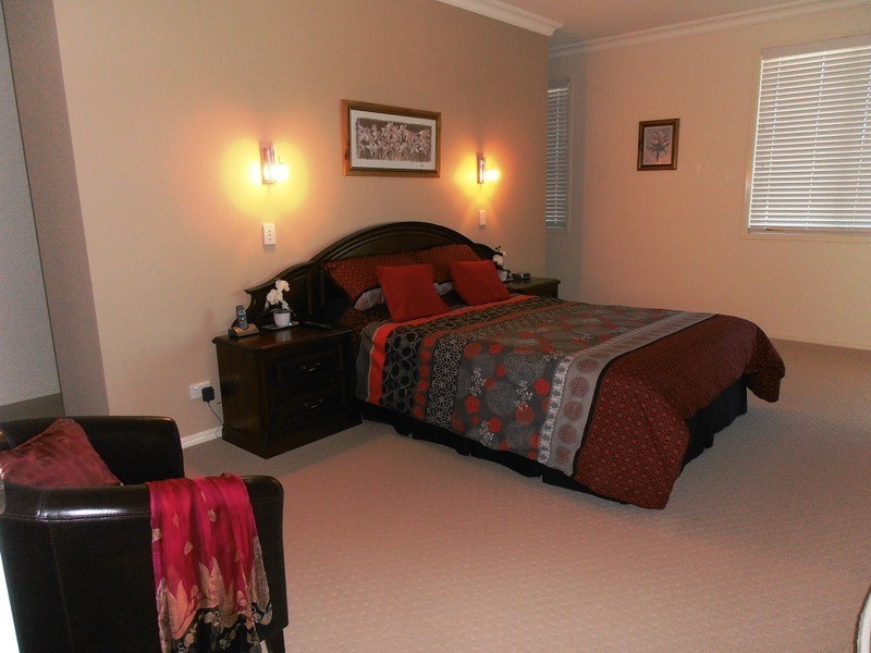 2 SKANDIA COURT, Newport QLD 4020