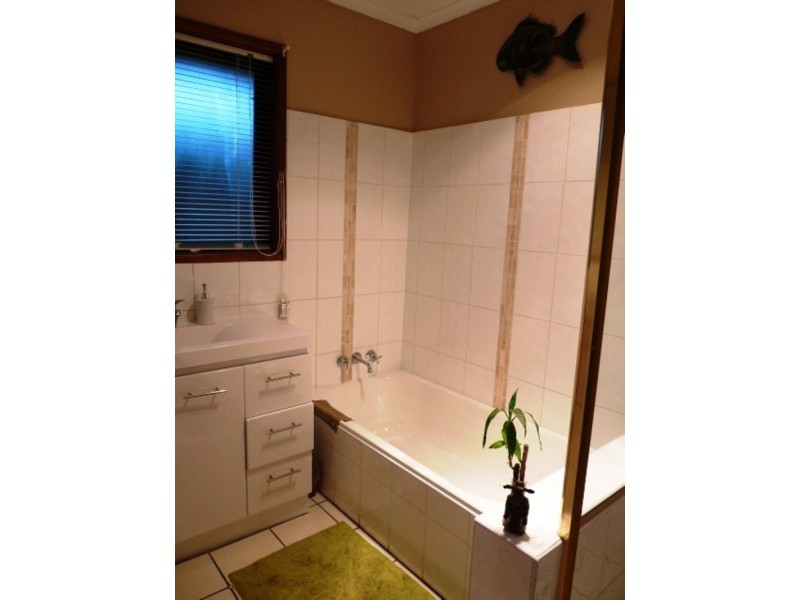 10 NEWPORT DRIVE, Newport QLD 4020