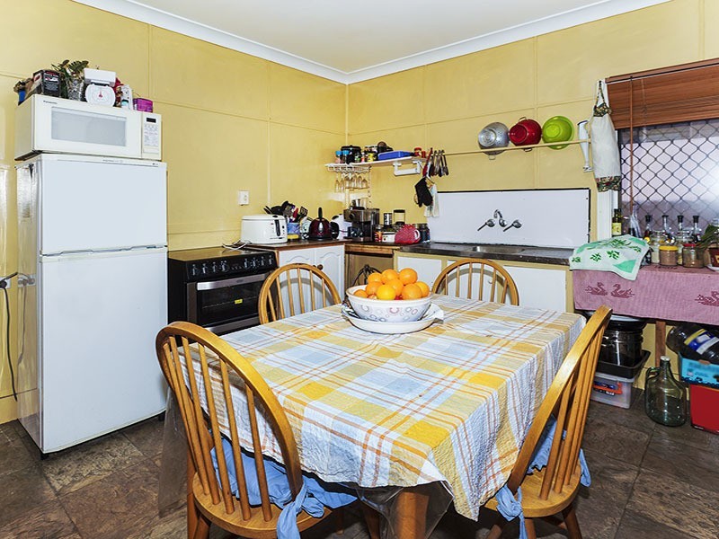 10 THOMAS STREET, Clontarf QLD 4019