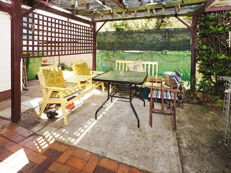 10 THOMAS STREET, Clontarf QLD 4019