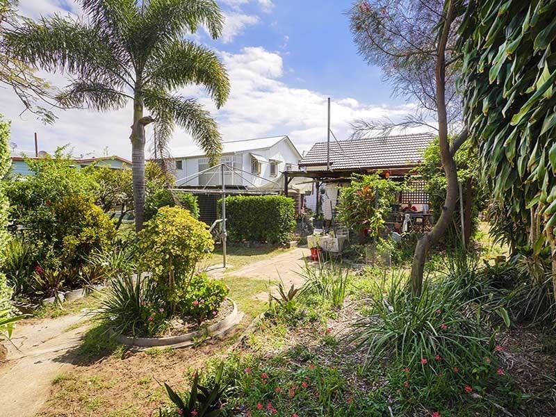 10 THOMAS STREET, Clontarf QLD 4019