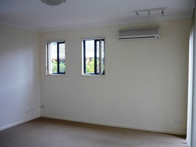 5/34 SILVYN STREET, Redcliffe QLD 4020