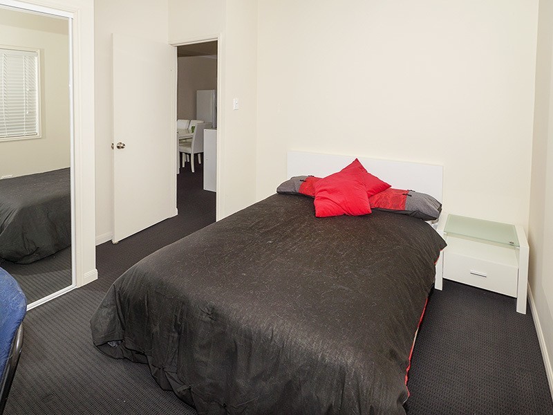 26 SILVYN ST, Redcliffe QLD 4020