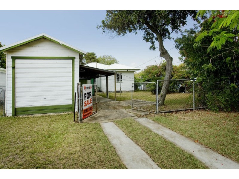 2 DAN ST, Clontarf QLD 4019