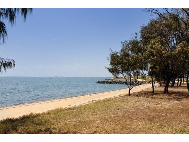2 DAN ST, Clontarf QLD 4019