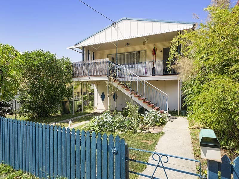 17 GREENUP ST, Redcliffe QLD 4020