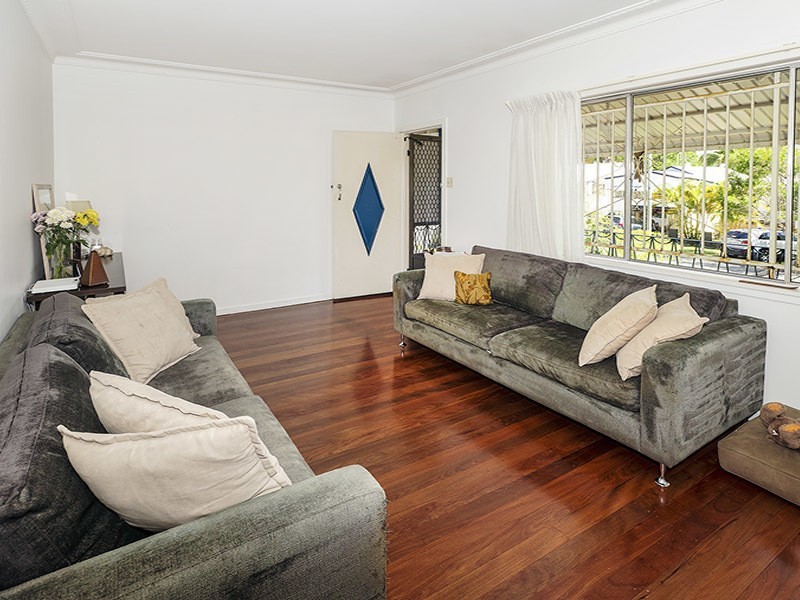 17 GREENUP ST, Redcliffe QLD 4020