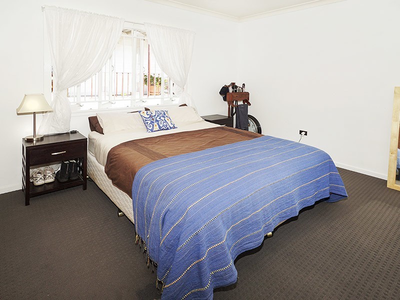 17 GREENUP ST, Redcliffe QLD 4020