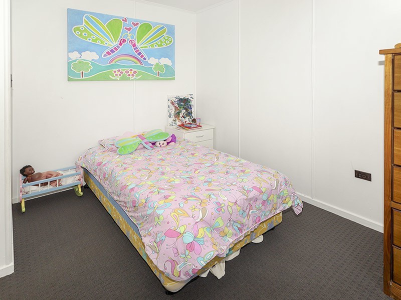 17 GREENUP ST, Redcliffe QLD 4020