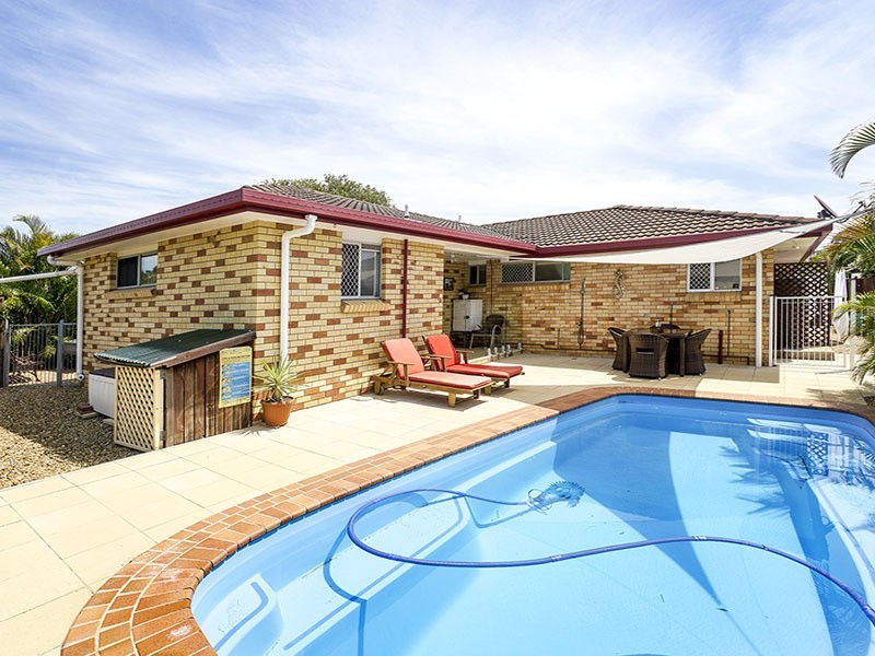 18 DUKE STREET, Clontarf QLD 4019