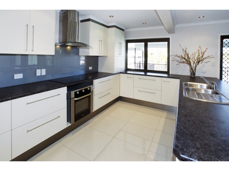 3 SVERIGE CRT, Newport QLD 4020