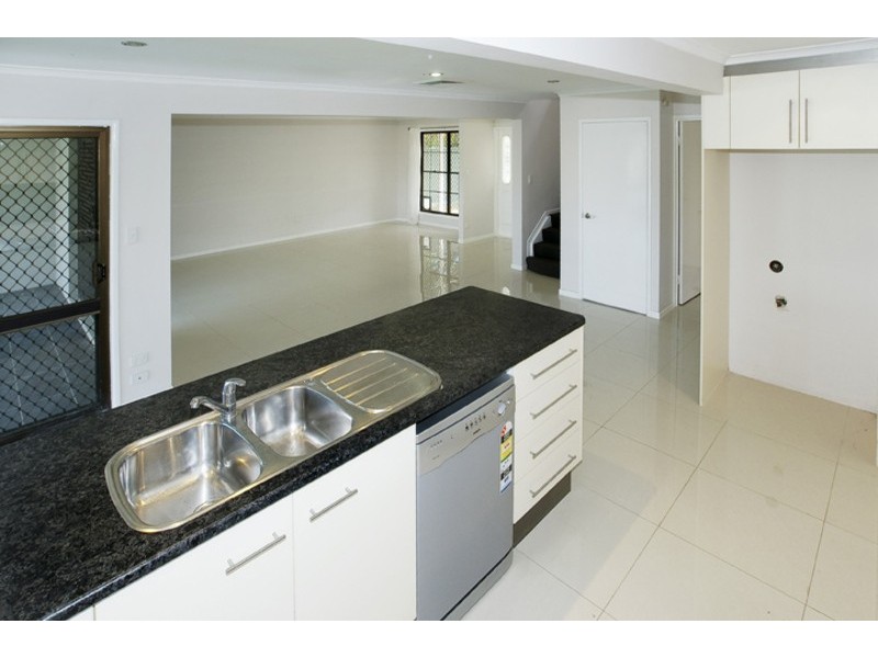 3 SVERIGE CRT, Newport QLD 4020