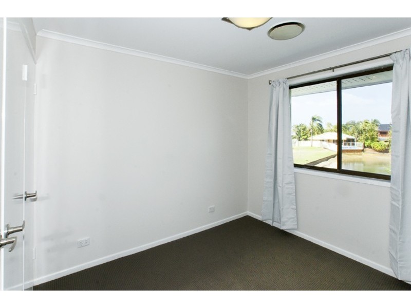 3 SVERIGE CRT, Newport QLD 4020