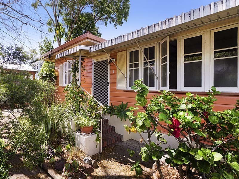 27 ELLEN STREET, Woody Point QLD 4019