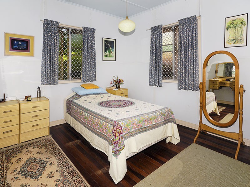 27 ELLEN STREET, Woody Point QLD 4019