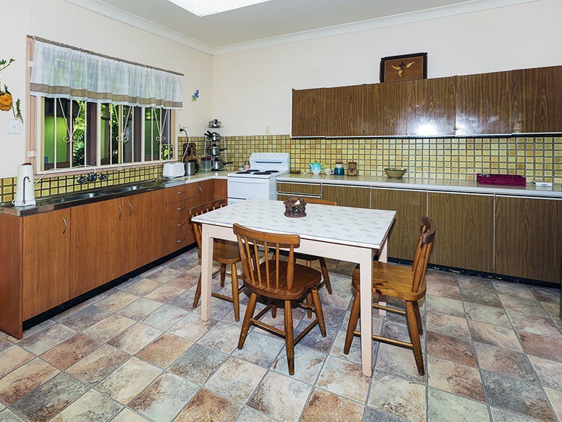27 ELLEN STREET, Woody Point QLD 4019