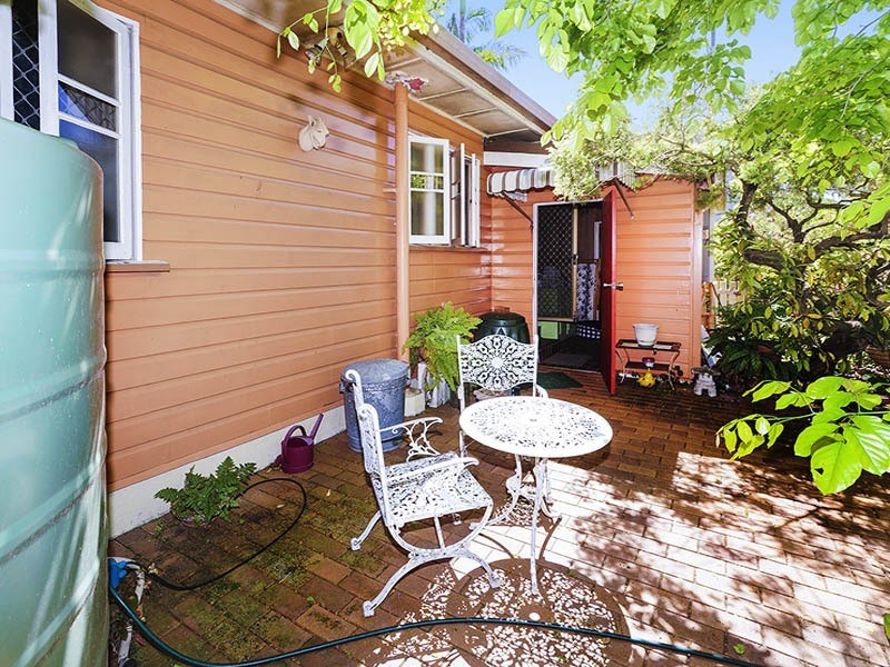 27 ELLEN STREET, Woody Point QLD 4019