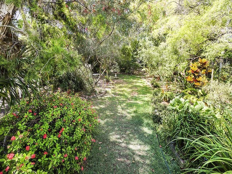 27 ELLEN STREET, Woody Point QLD 4019