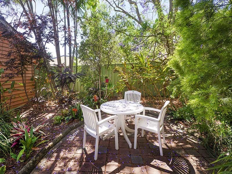 27 ELLEN STREET, Woody Point QLD 4019