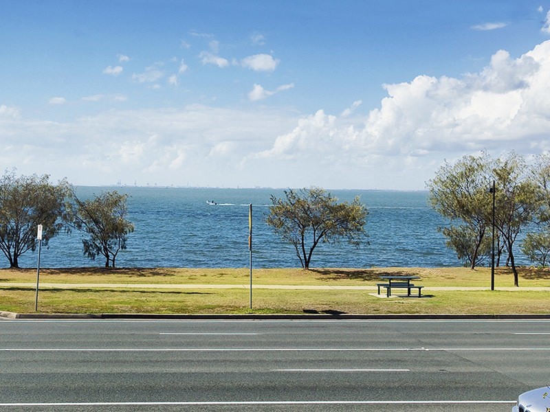 76 HORNIBROOK ESPLANADE, Clontarf QLD 4019