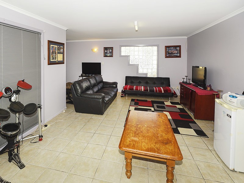 76 HORNIBROOK ESPLANADE, Clontarf QLD 4019