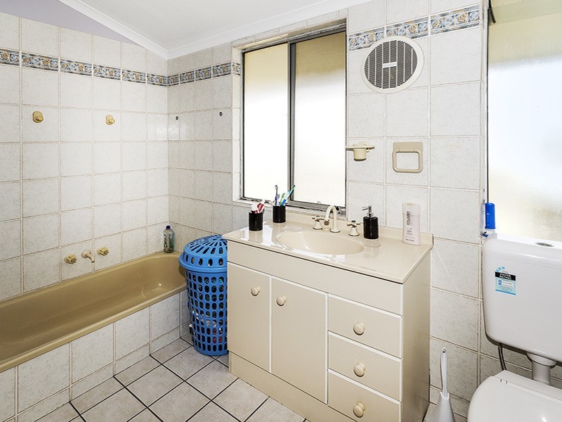76 HORNIBROOK ESPLANADE, Clontarf QLD 4019