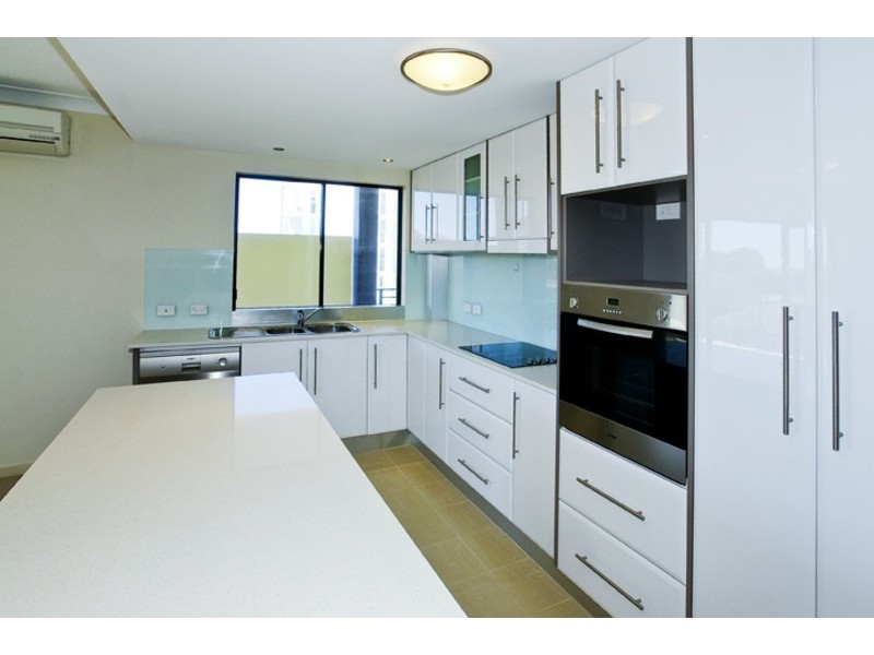 6/11 DIX STREET, Redcliffe QLD 4020