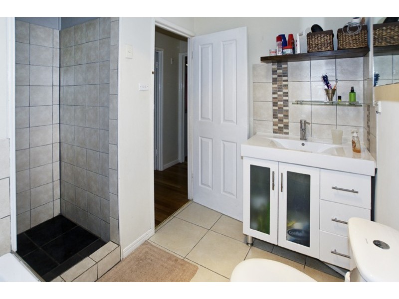 21 GERTRUDE ST, Redcliffe QLD 4020