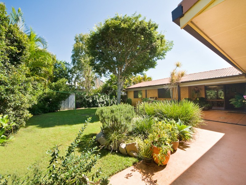 21 BEACON CRESCENT, Newport QLD 4020