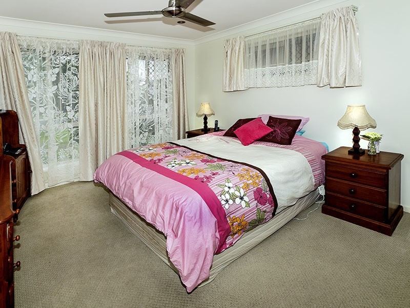 1A  BELLBROOK  COURT, Rothwell QLD 4022