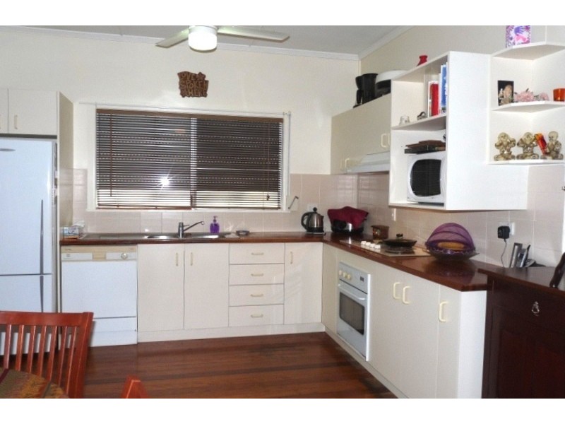 39 ESSEY ST, Clontarf QLD 4019