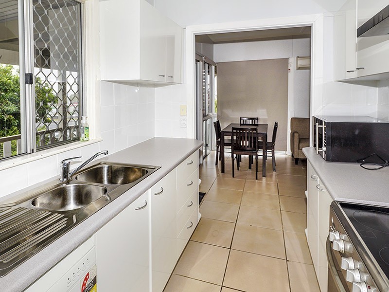 246 MACDONNELL RD, Clontarf QLD 4019