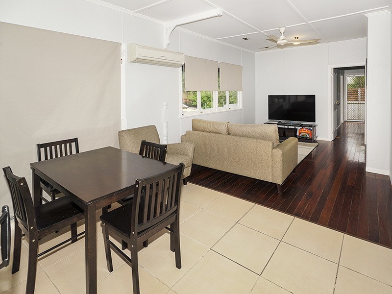 246 MACDONNELL RD, Clontarf QLD 4019