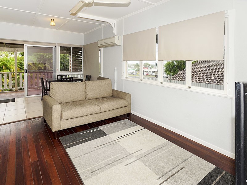 246 MACDONNELL RD, Clontarf QLD 4019