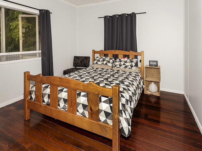 246 MACDONNELL RD, Clontarf QLD 4019