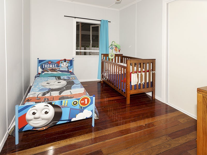 246 MACDONNELL RD, Clontarf QLD 4019