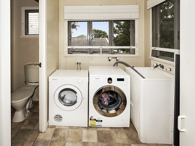246 MACDONNELL RD, Clontarf QLD 4019