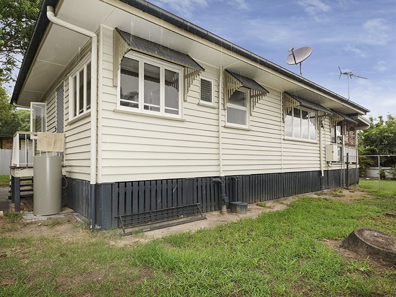246 MACDONNELL RD, Clontarf QLD 4019