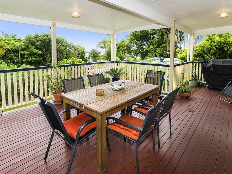 6 ERNEST ST, Woody Point QLD 4019