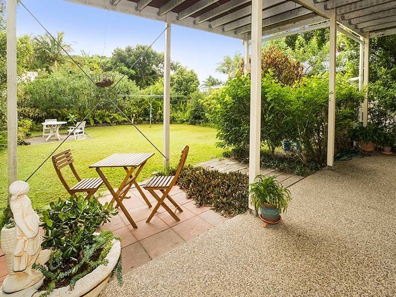 6 ERNEST ST, Woody Point QLD 4019