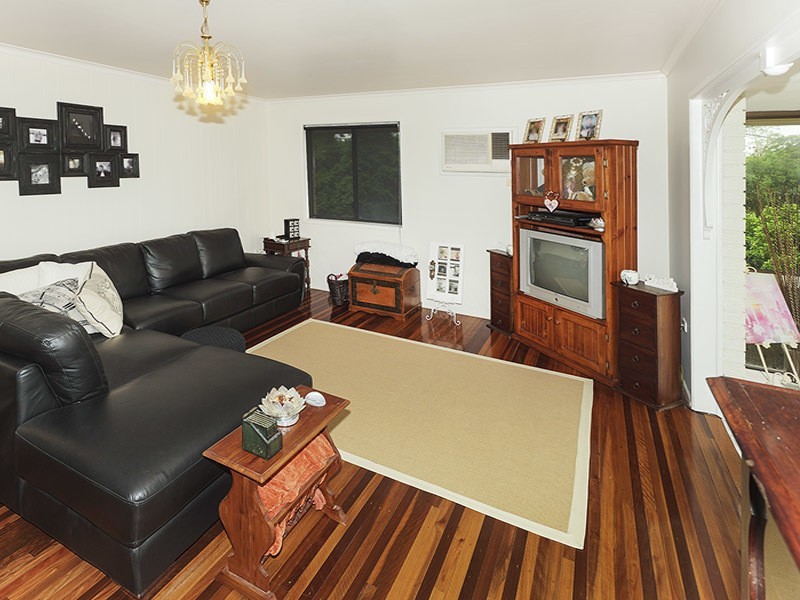 2 CAMELLIA STREET, Clontarf QLD 4019