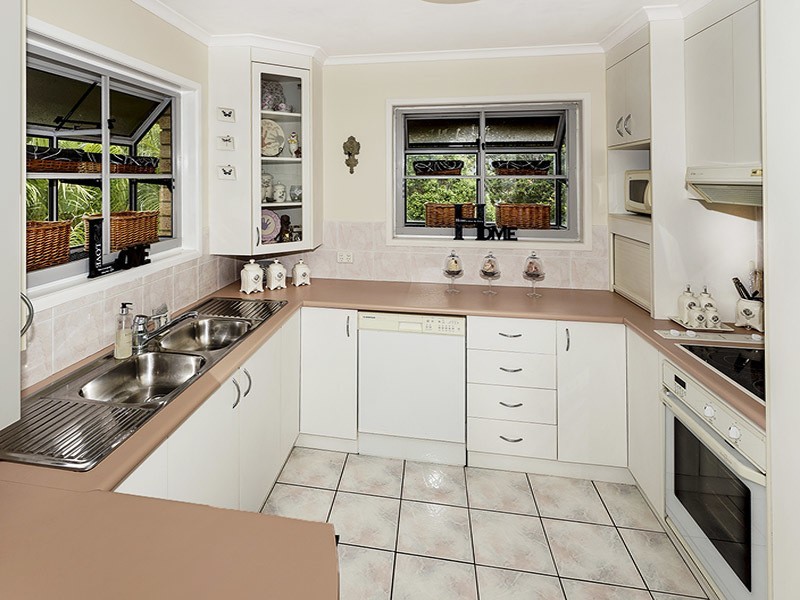 2 CAMELLIA STREET, Clontarf QLD 4019