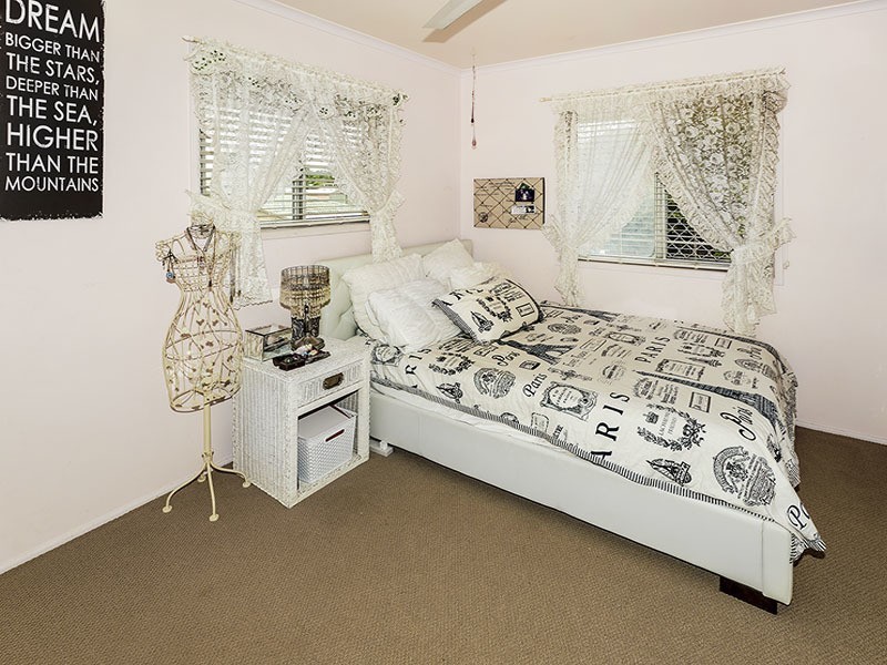 2 CAMELLIA STREET, Clontarf QLD 4019