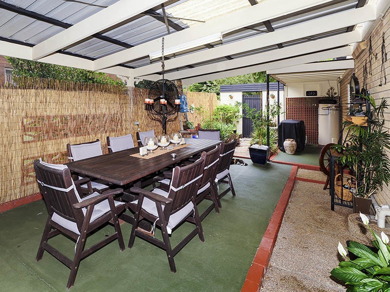 2 CAMELLIA STREET, Clontarf QLD 4019