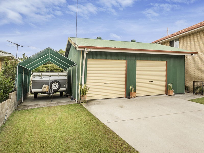 2 CAMELLIA STREET, Clontarf QLD 4019