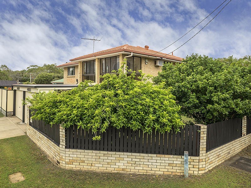 2 CAMELLIA STREET, Clontarf QLD 4019